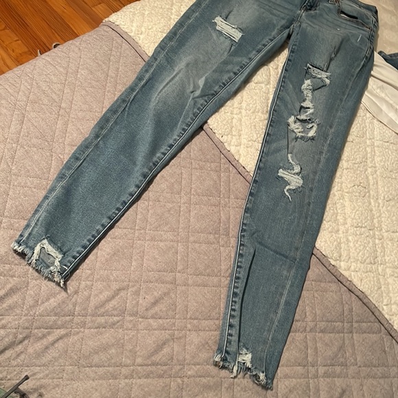 American eagle ripped jegging jeans - Picture 2 of 5